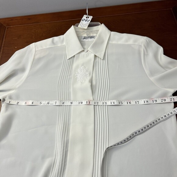 Yves St. Clair Blouse Vintage ivory size 12 button down - Picture 9 of 11